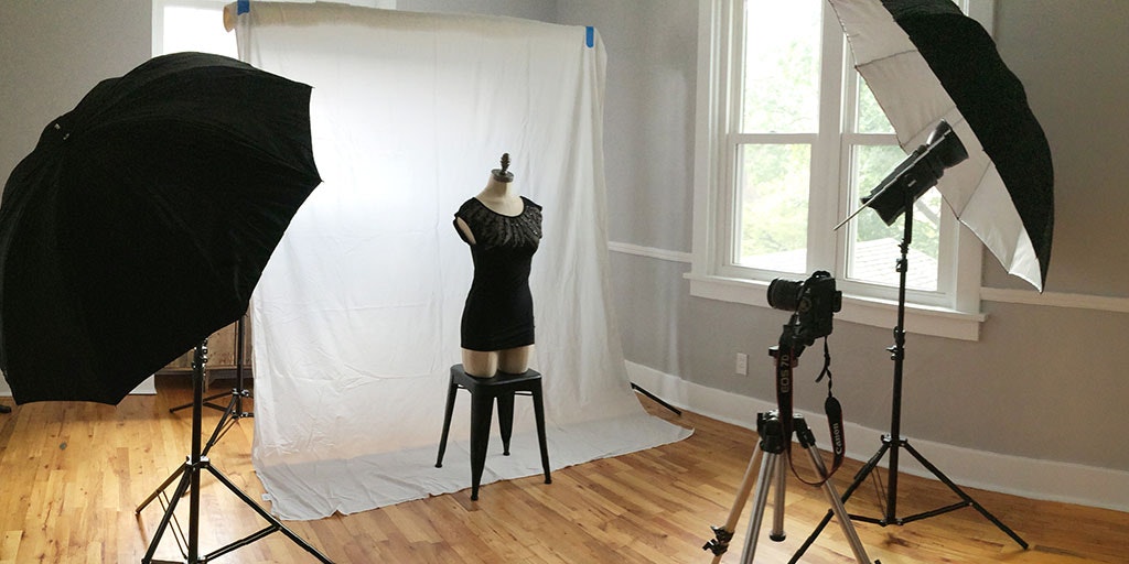 Drei Beleuchtungs Setups für Bekleidungsfotografie, die Ihre Fotos glänzen lassen Founders
